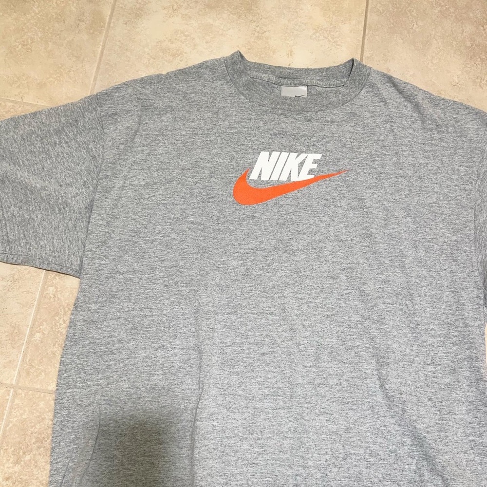 NIKE TEE